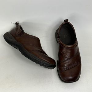 Llbean brown leather minimalist slip on slip proof clogs us women’s size 7.5